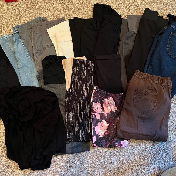 Huge Lot of Maternity Pants, Bottoms, Skirt - Picture 1 of 11